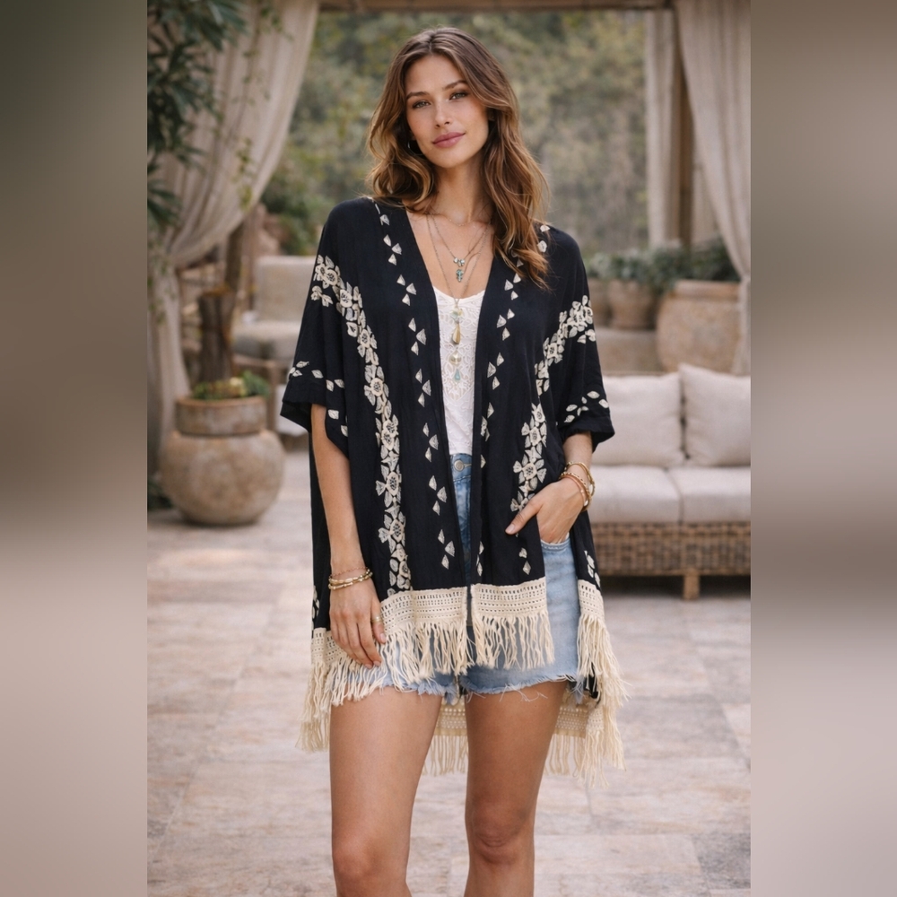 • Black Boho Embroidered Kimono Cardigan Crochet Fringe Hem S/M